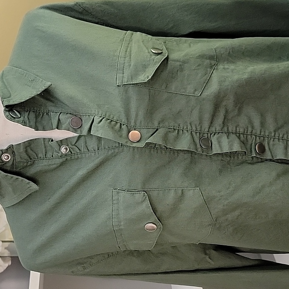 Olive Green Button-up Layering Top Ruched Trim - Picture 6 of 7